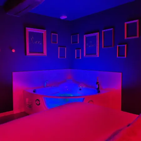 La Volupte - Avec Jacuzzi - Sauna Apartman