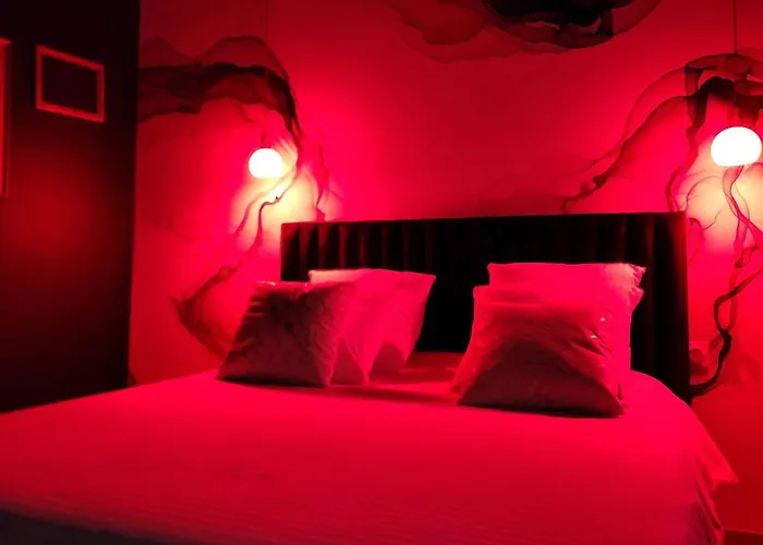 La Volupté - Avec Jacuzzi - Sauna *